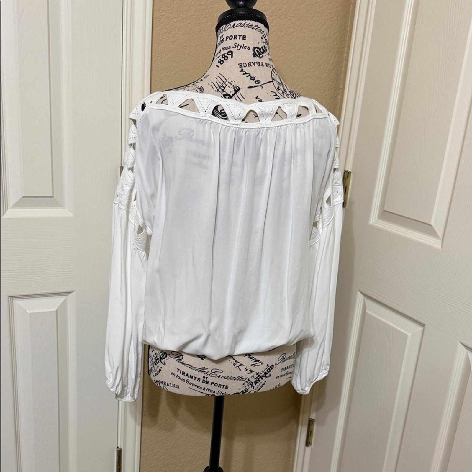 Max Edition Elegant White Women's Top