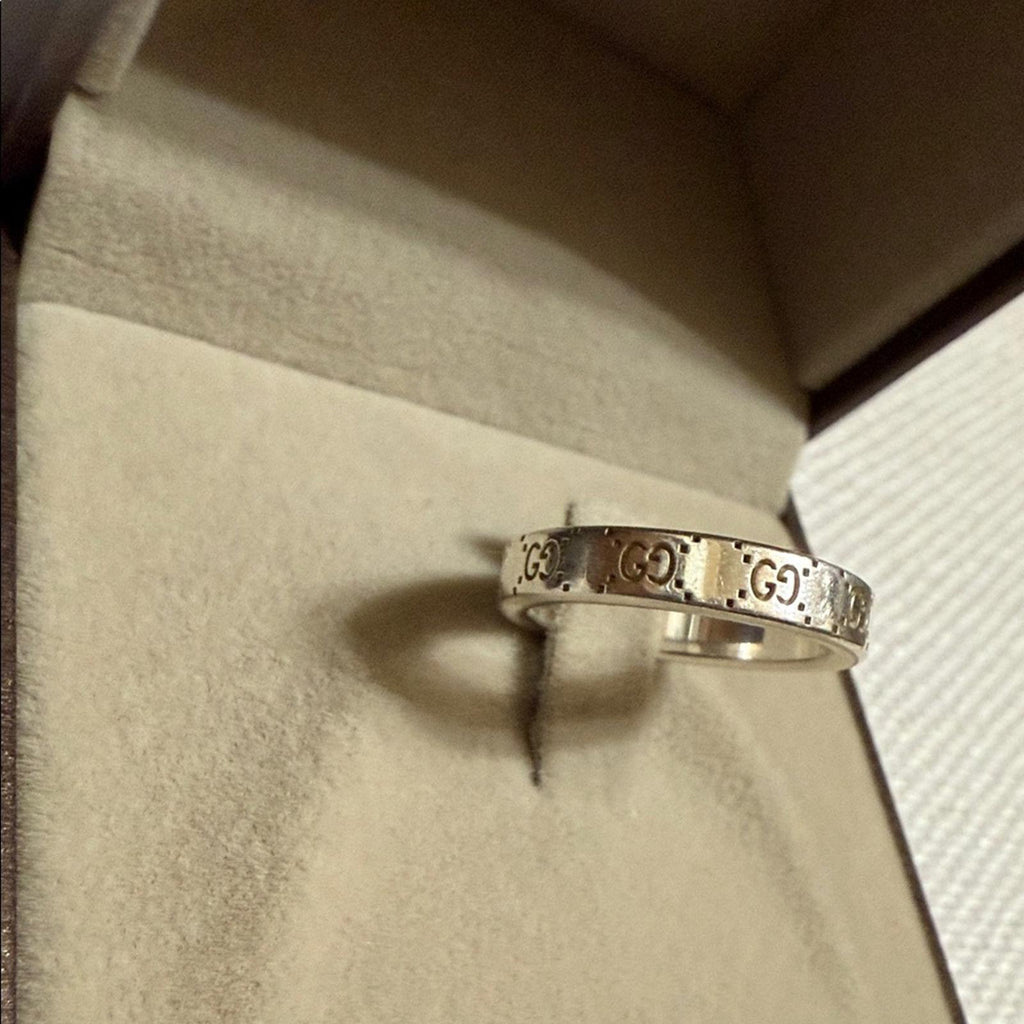 Gucci Women’s 925 Sterling Silver Ring with Gift Box Set Size 5.5