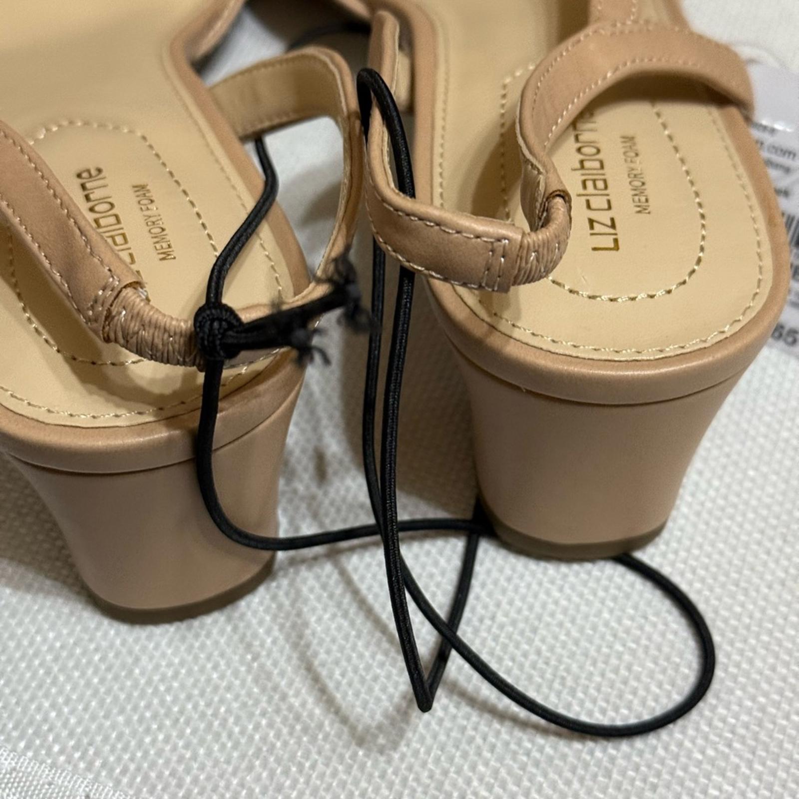 New Liz Claiborne Black and Tan Heels with Memory Foam 10