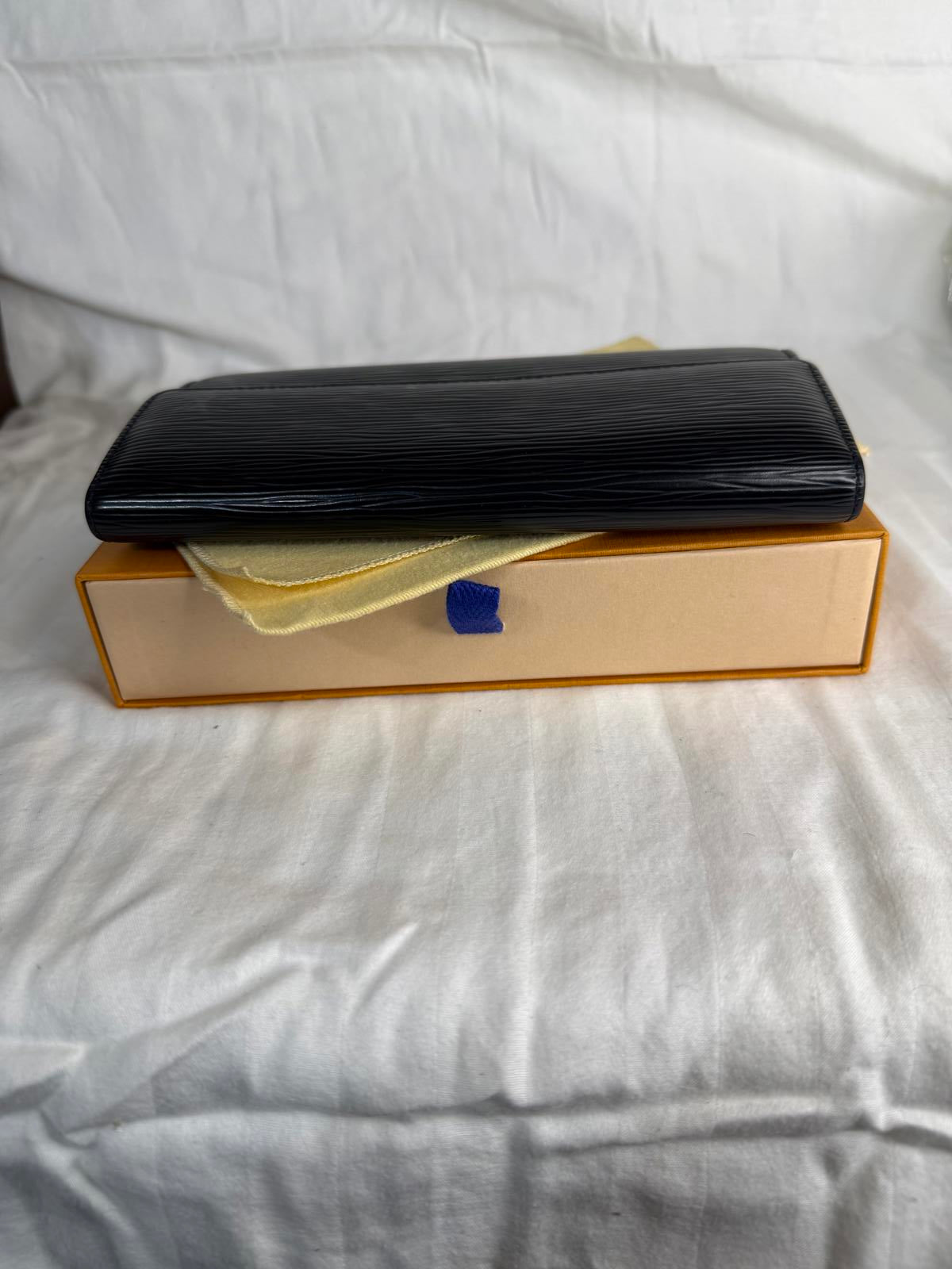 Louis Vuitton Black Epi Leather Sarah Long Wallet