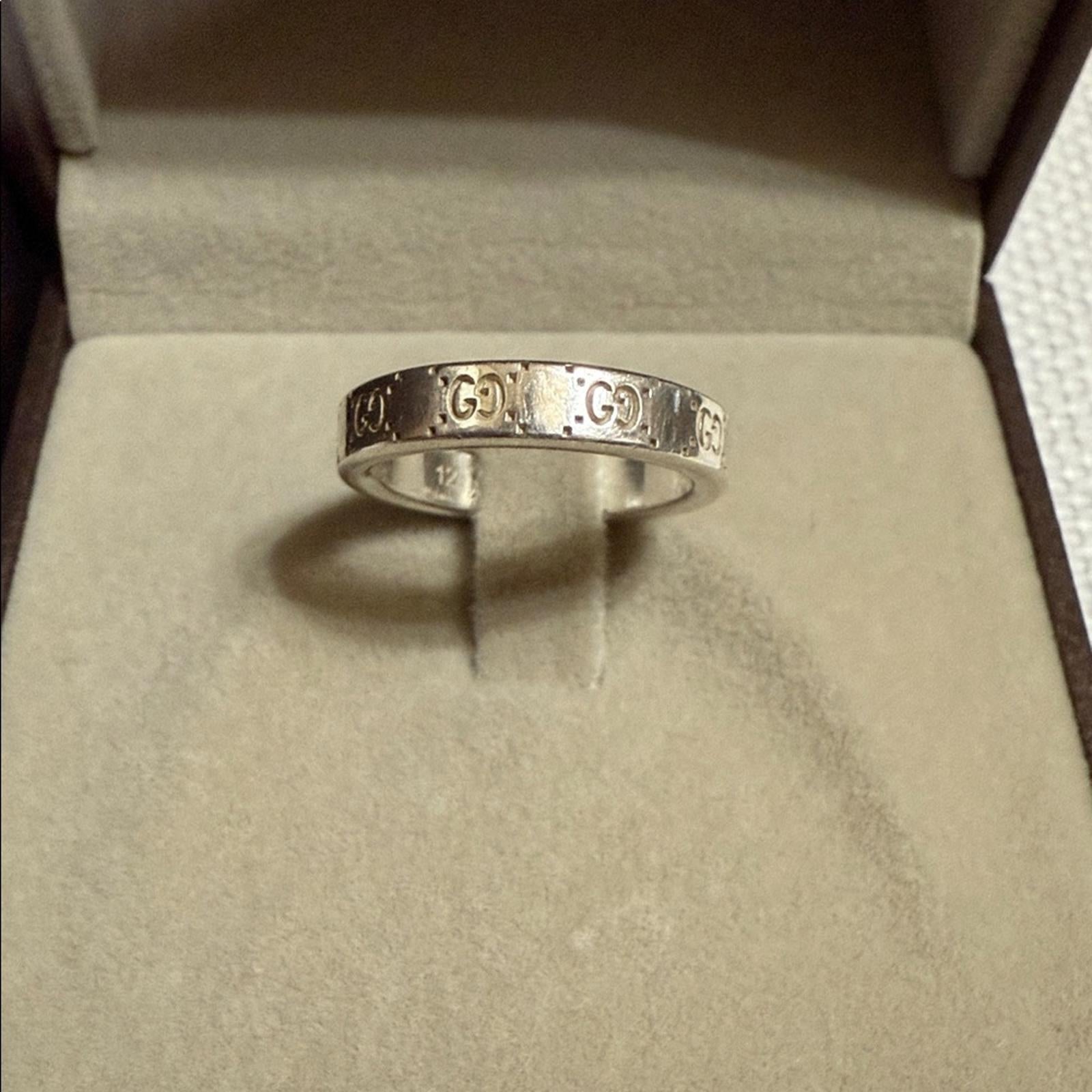 Gucci Women’s 925 Sterling Silver Ring with Gift Box Set Size 5.5