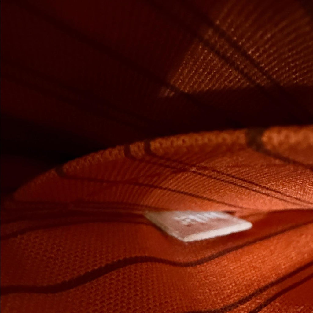 New Louis Vuitton Neverfull Pochette Monogram Piment Pouch