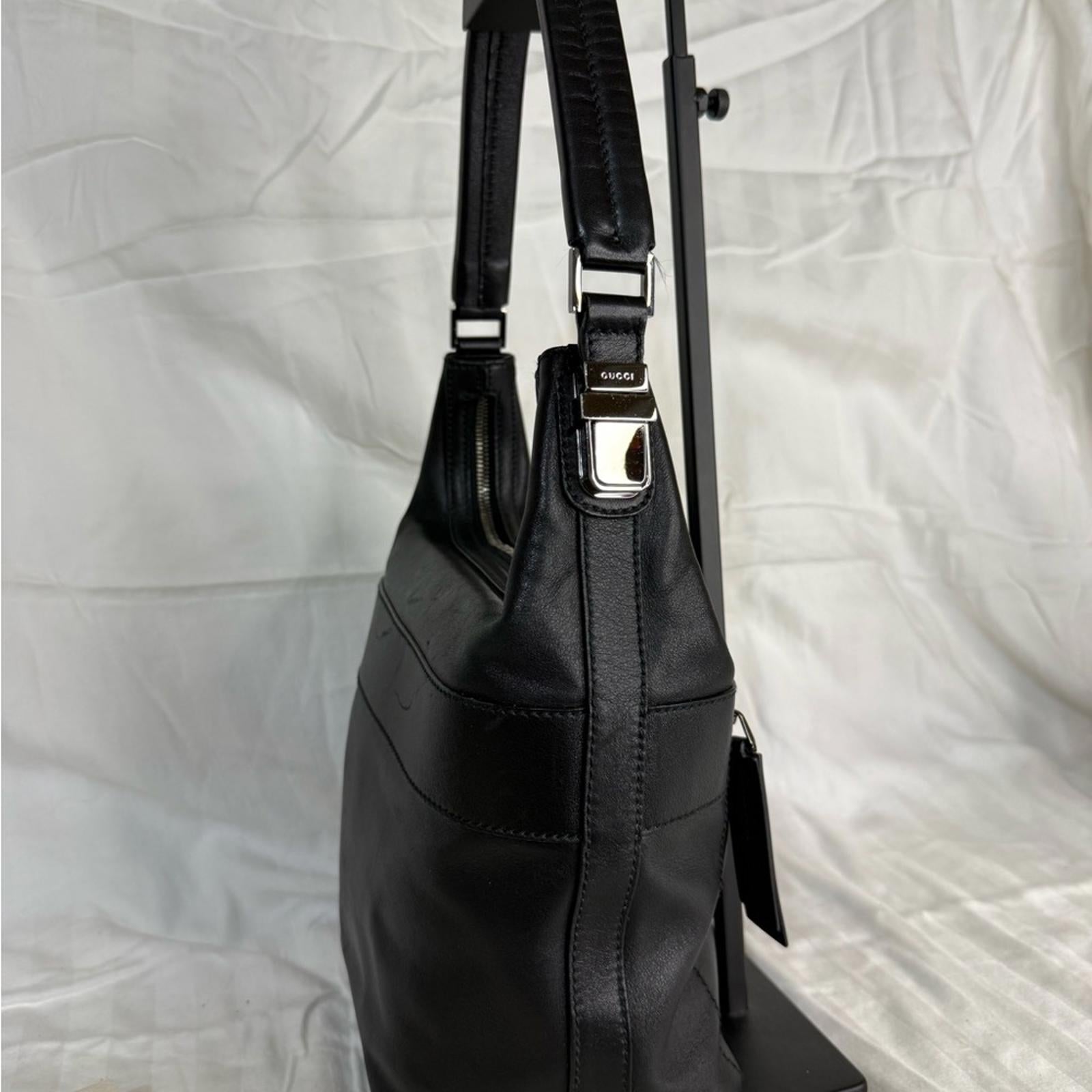 Gucci Black Leather Messenger Bag