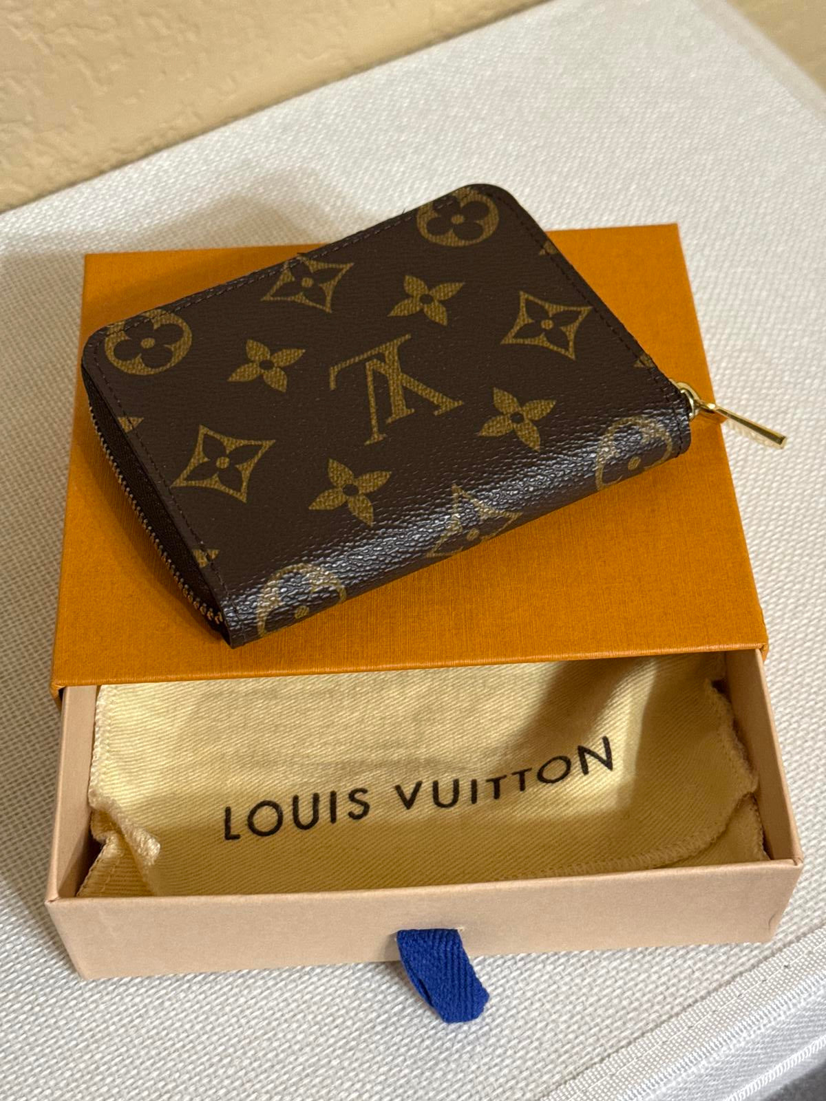 Louis Vuitton Monogram Zippy Wallet