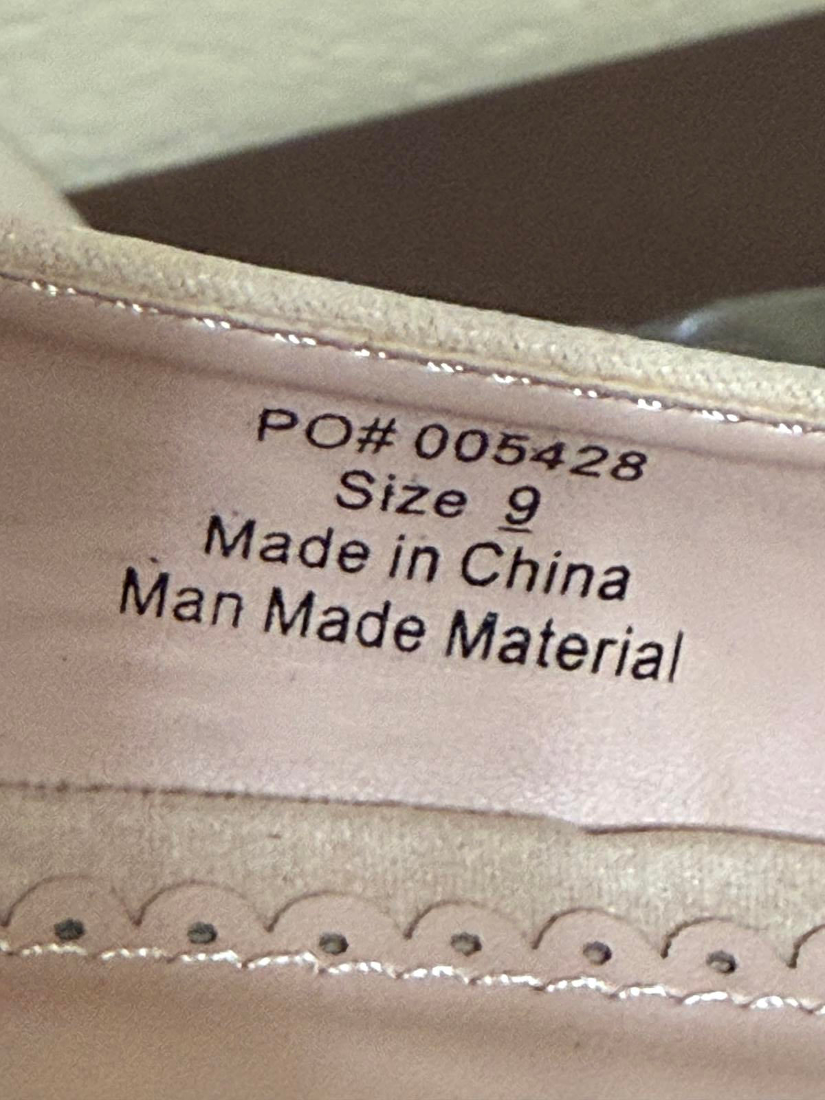 New Journee Bow Kitten Heel Suede Like Shoes