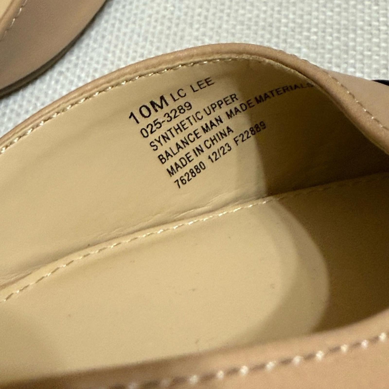 New Liz Claiborne Black and Tan Heels with Memory Foam 10