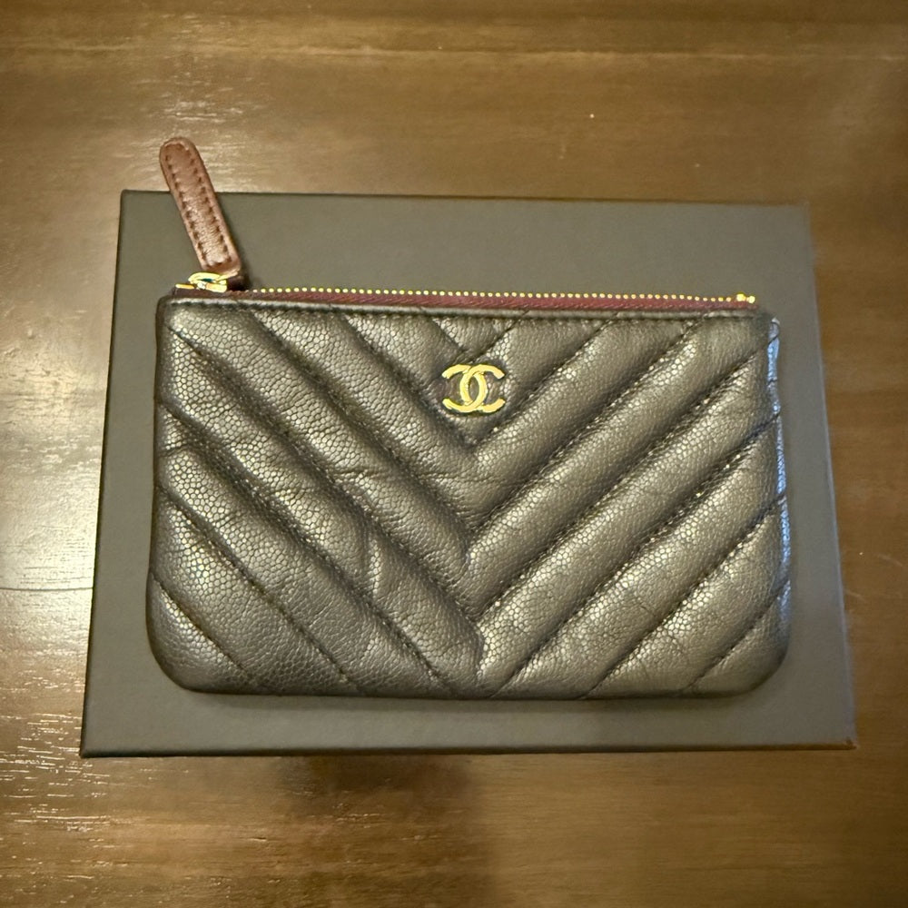 CHANEL CC Logo V Stitch Leather Pouch