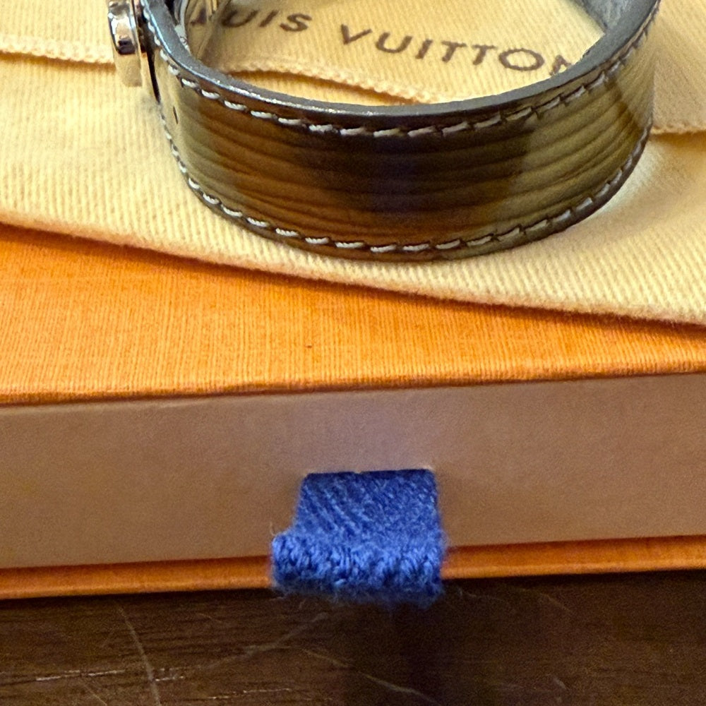 LOUIS VUITTON EPI VERNIS OLIVE GREEN WISH BRACELET