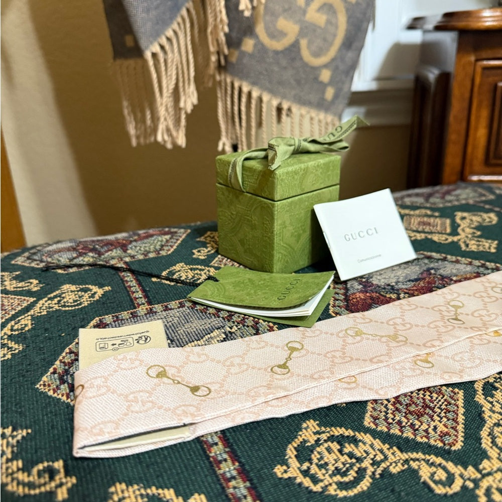 New Gucci Horsebit Rose Pink and Ivory Silk Scarf