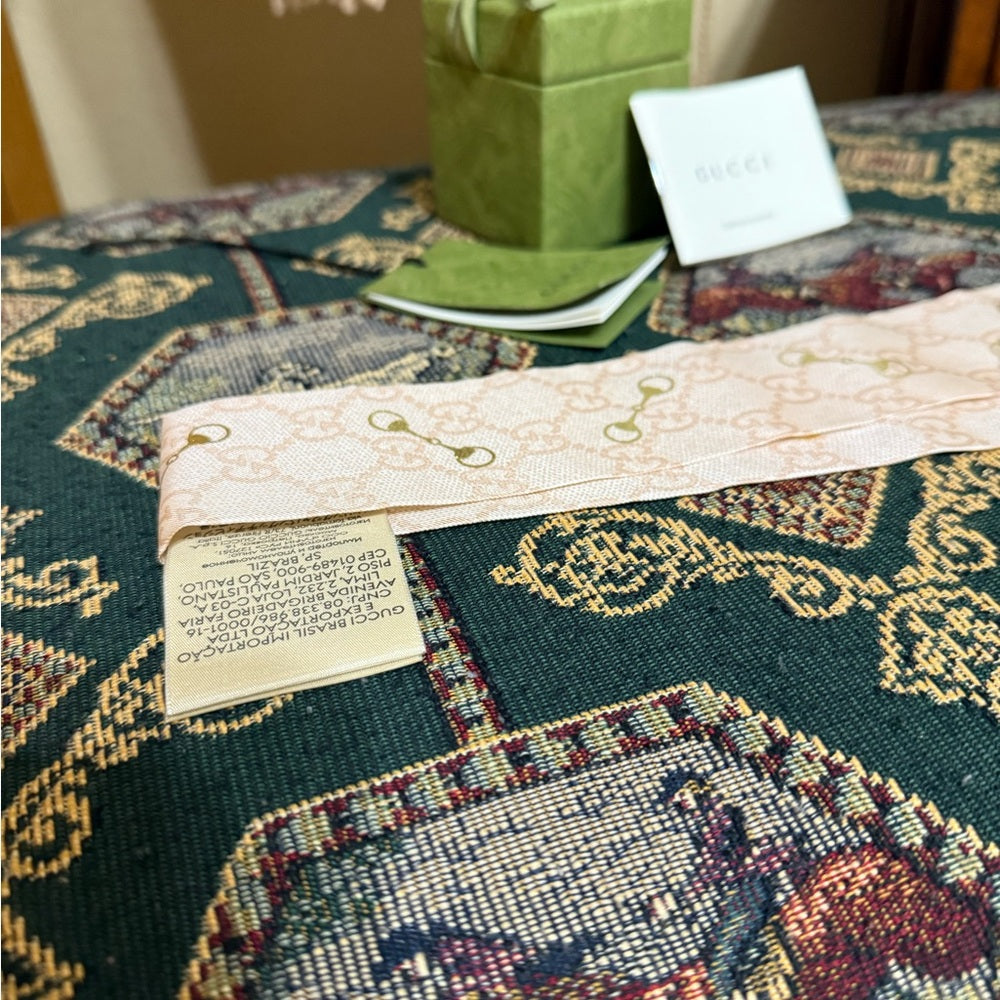 New Gucci Horsebit Rose Pink and Ivory Silk Scarf