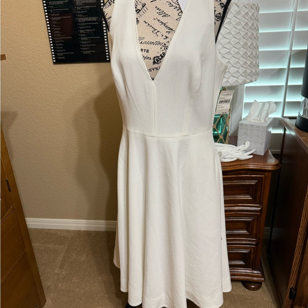 Dress the Population White A-Line Plunge Dress Size L