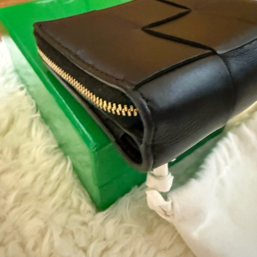 Bottega Veneta Lambskin Maxi Intrecciato Cassette Wallet