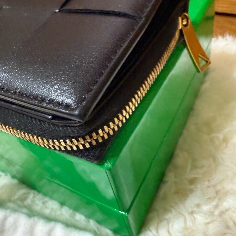 Bottega Veneta Lambskin Maxi Intrecciato Cassette Wallet