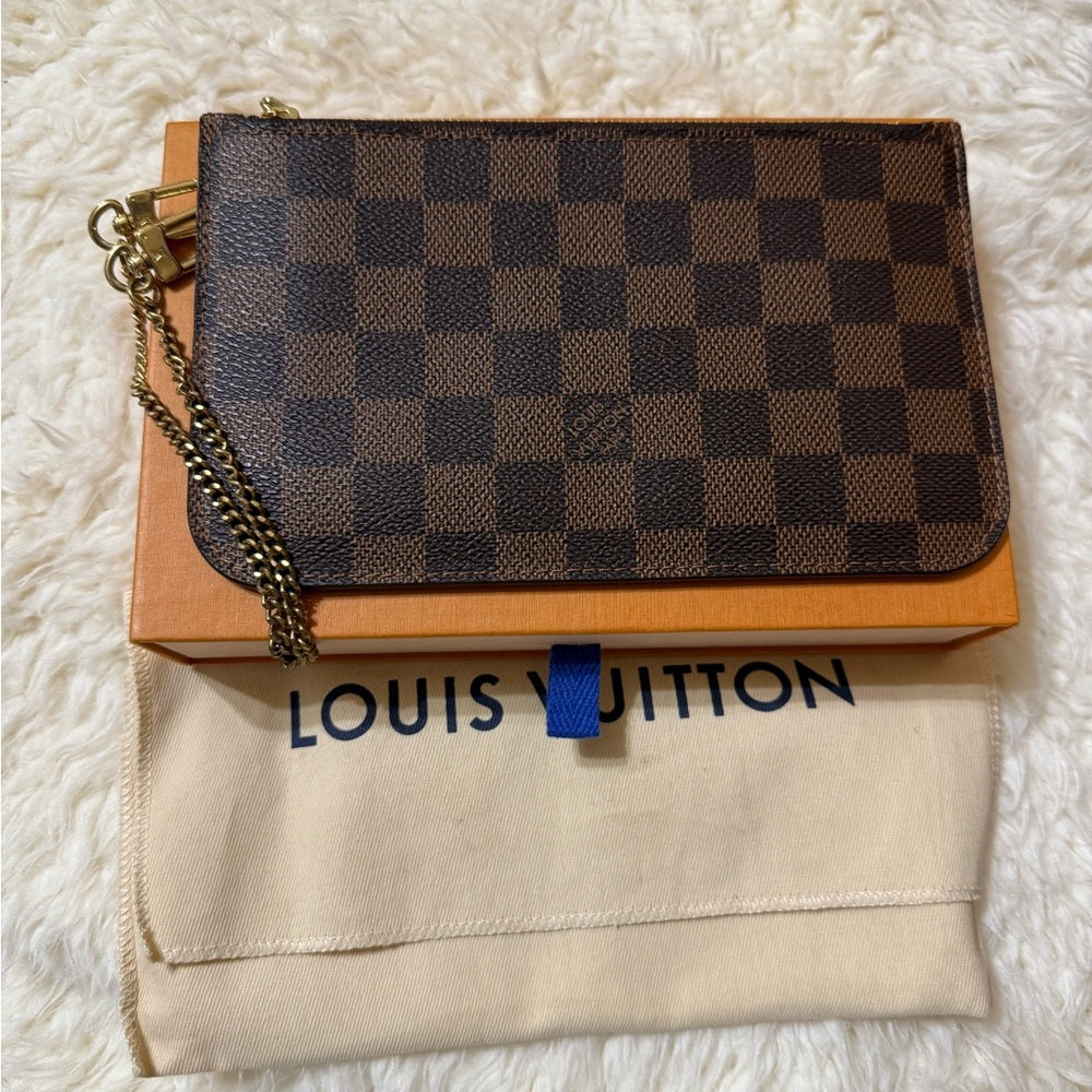 Louis Vuitton Damier Ebene Neverfull MM Pochette