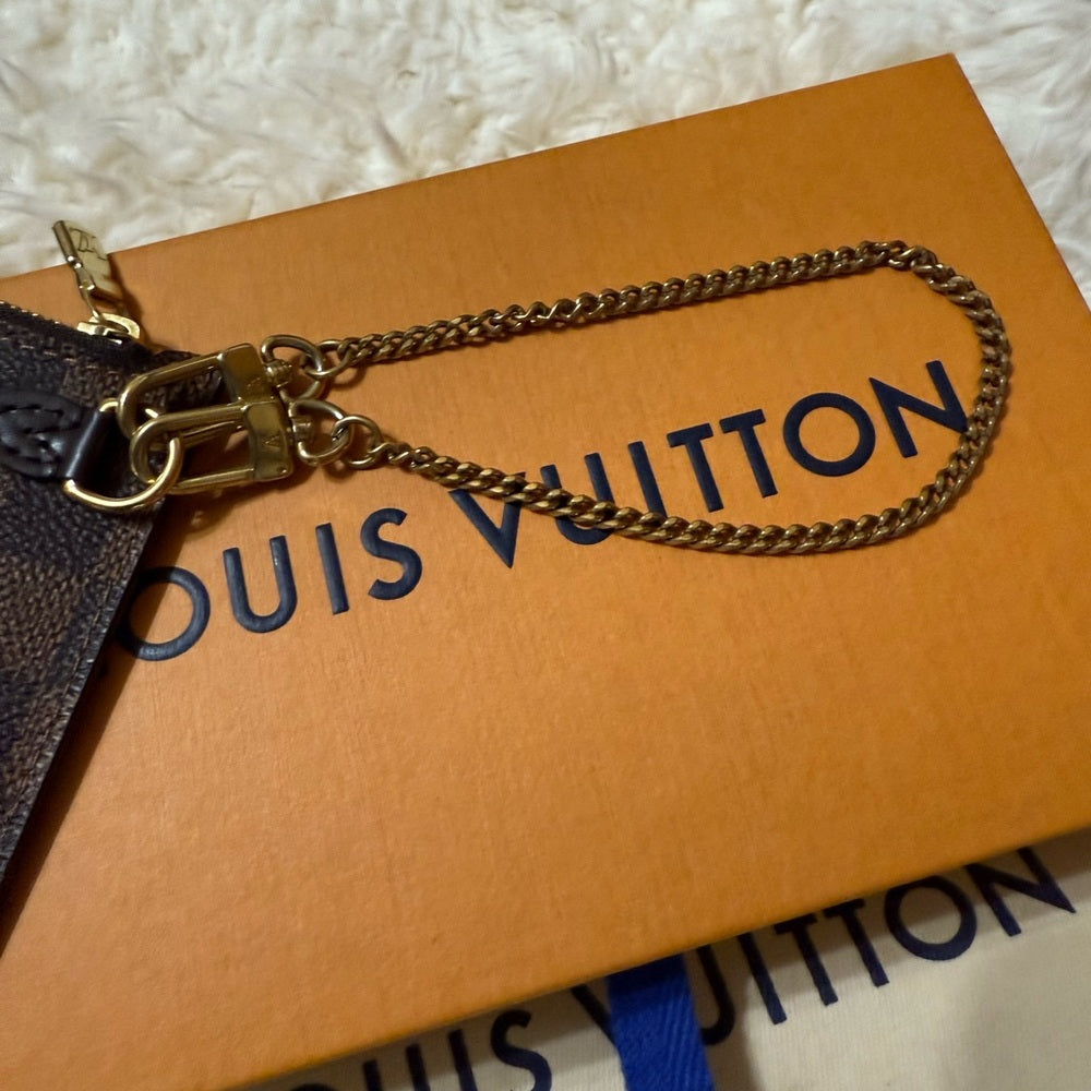 Louis Vuitton Damier Ebene Neverfull MM Pochette