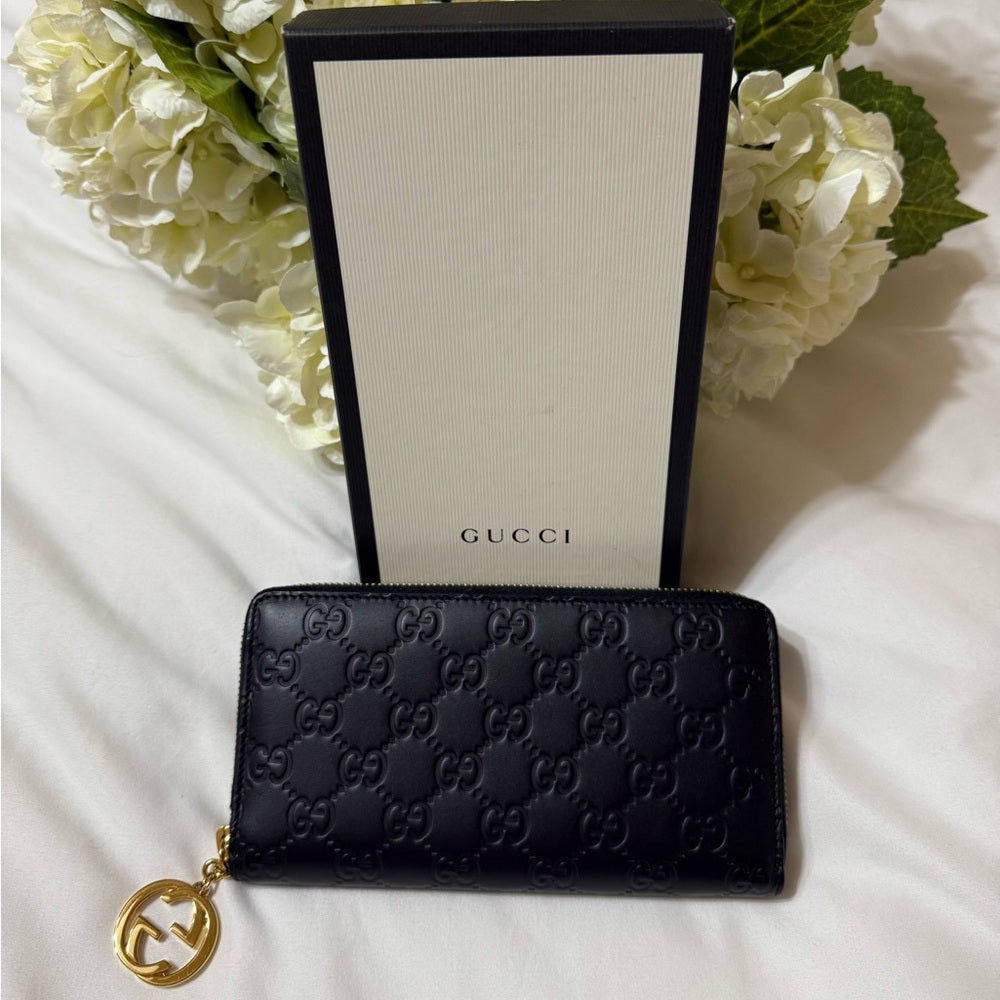 New Gucci GG Black and Gold Long Wallet with Gold Zipper