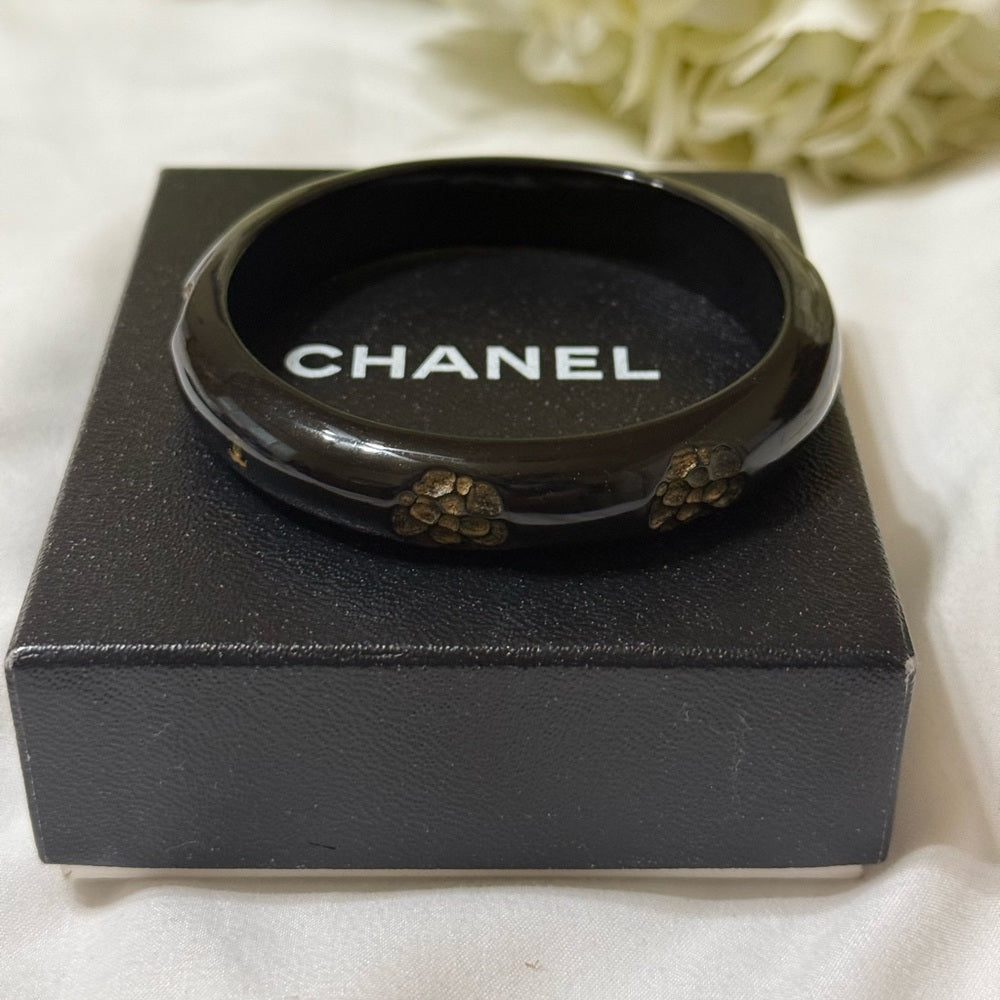CHANEL CC Camellia Black Bangle