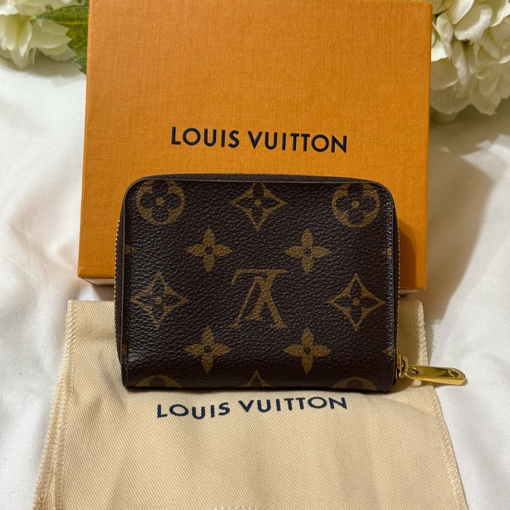 Louis Vuitton Monogram Zippy Card Wallet