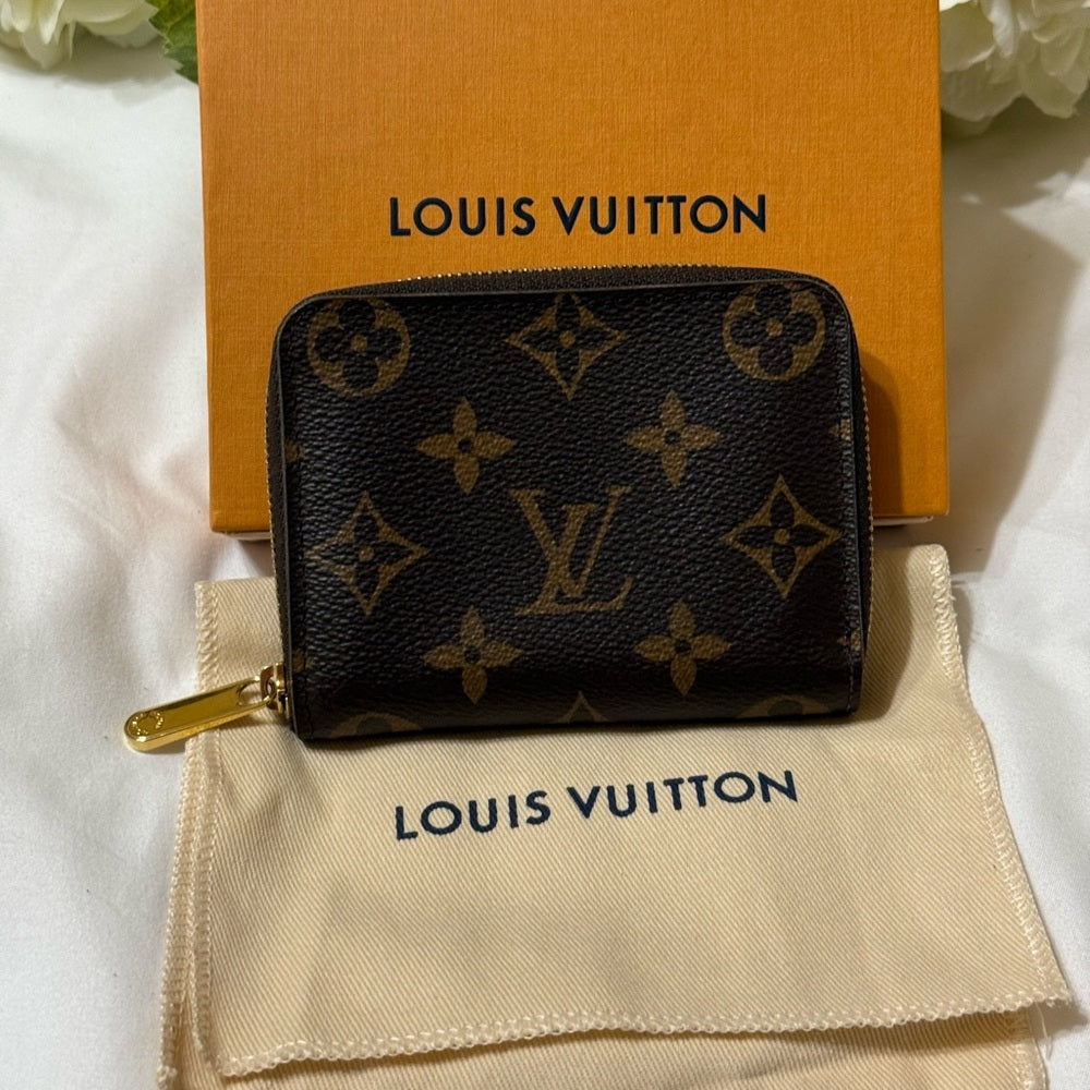 Louis Vuitton Monogram Zippy Card Wallet
