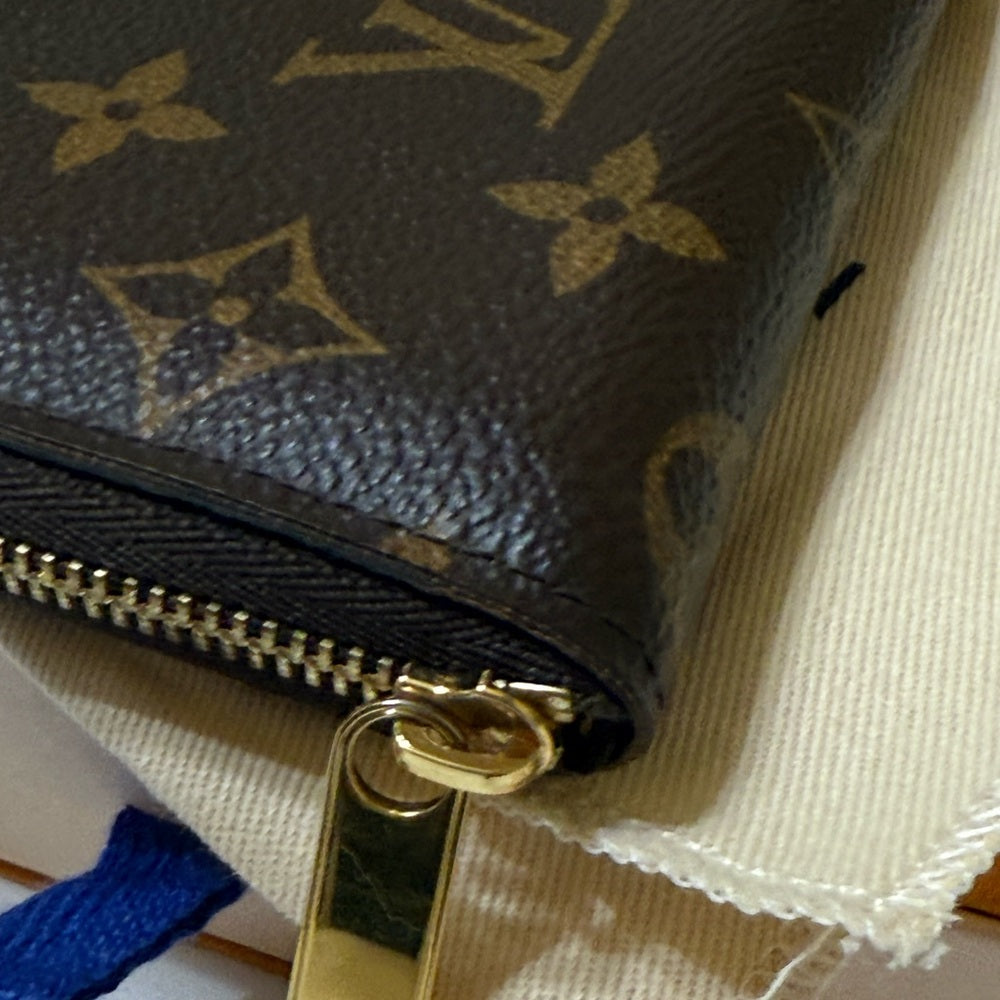 Louis Vuitton Monogram Zippy Card Wallet
