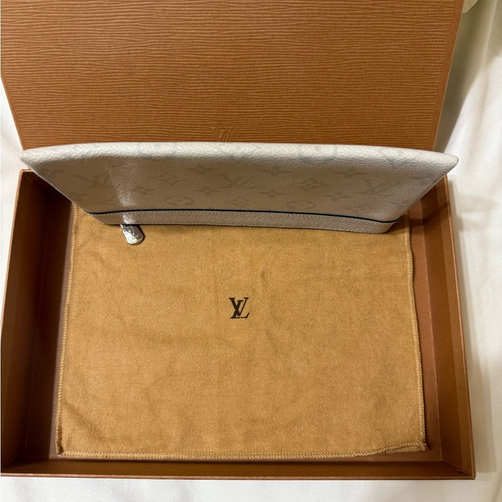Louis Vuitton Taigarama Discovery PM Monogram Pochette