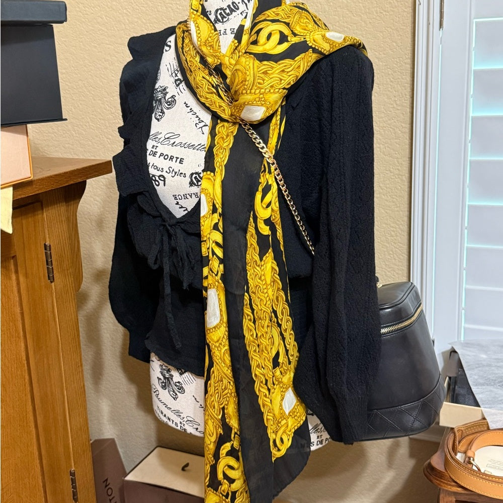 CHANEL Black Lambskin Vanity Bag with Gold Chain