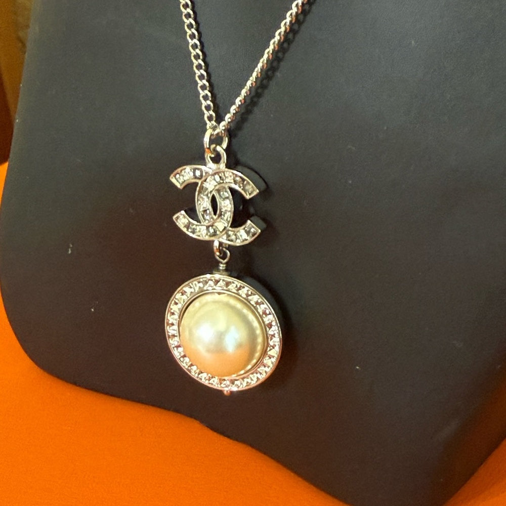 CHANEL Silver Rhinestone & Pearl Pendant Necklace