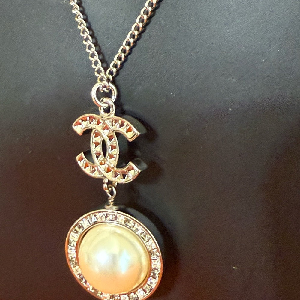 CHANEL Silver Rhinestone & Pearl Pendant Necklace