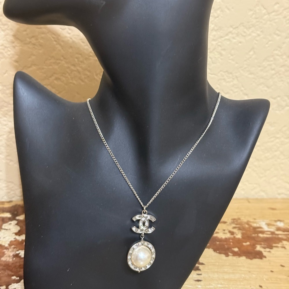 CHANEL Silver Rhinestone & Pearl Pendant Necklace