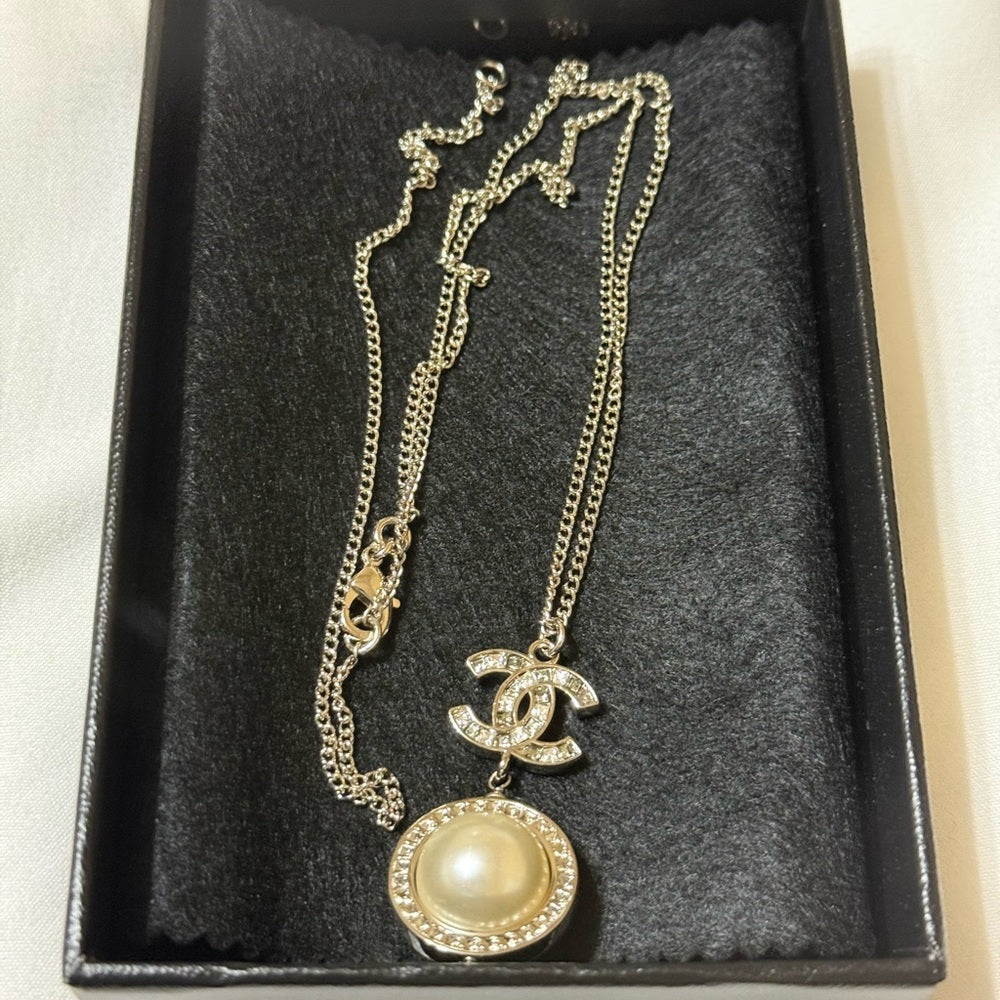 CHANEL Silver Rhinestone & Pearl Pendant Necklace