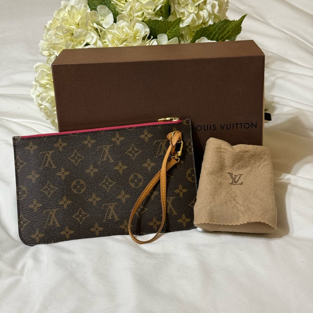 Louis Vuitton Monogram Neverfull Pochette