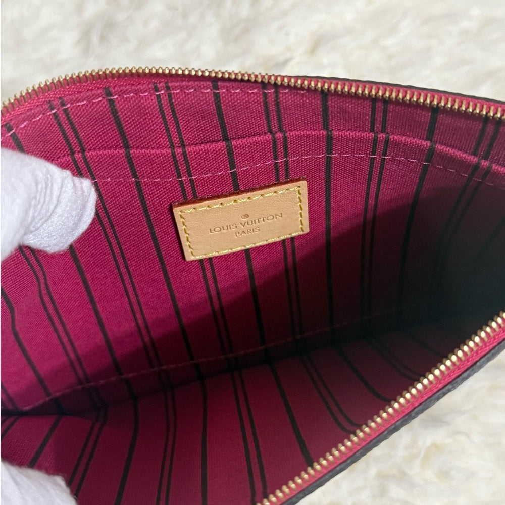 Louis Vuitton Monogram Neverfull Pochette