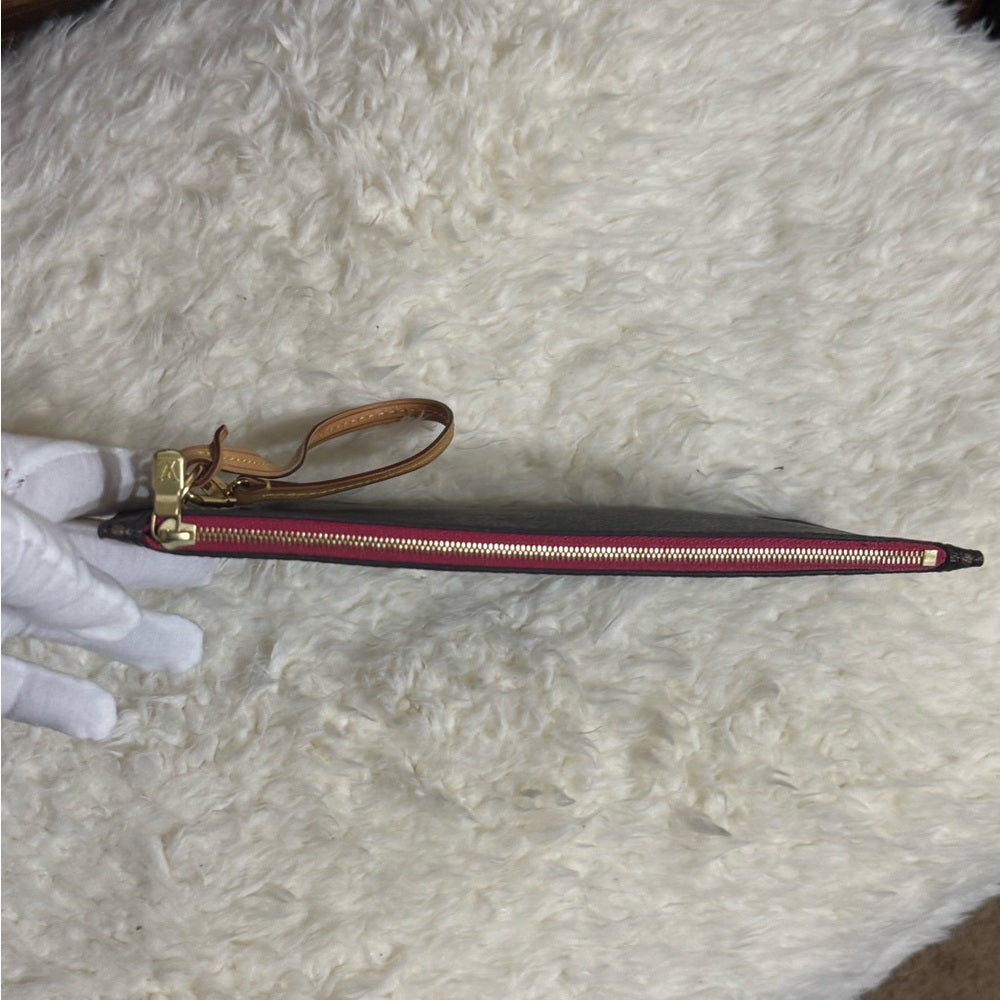 Louis Vuitton Monogram Neverfull Pochette