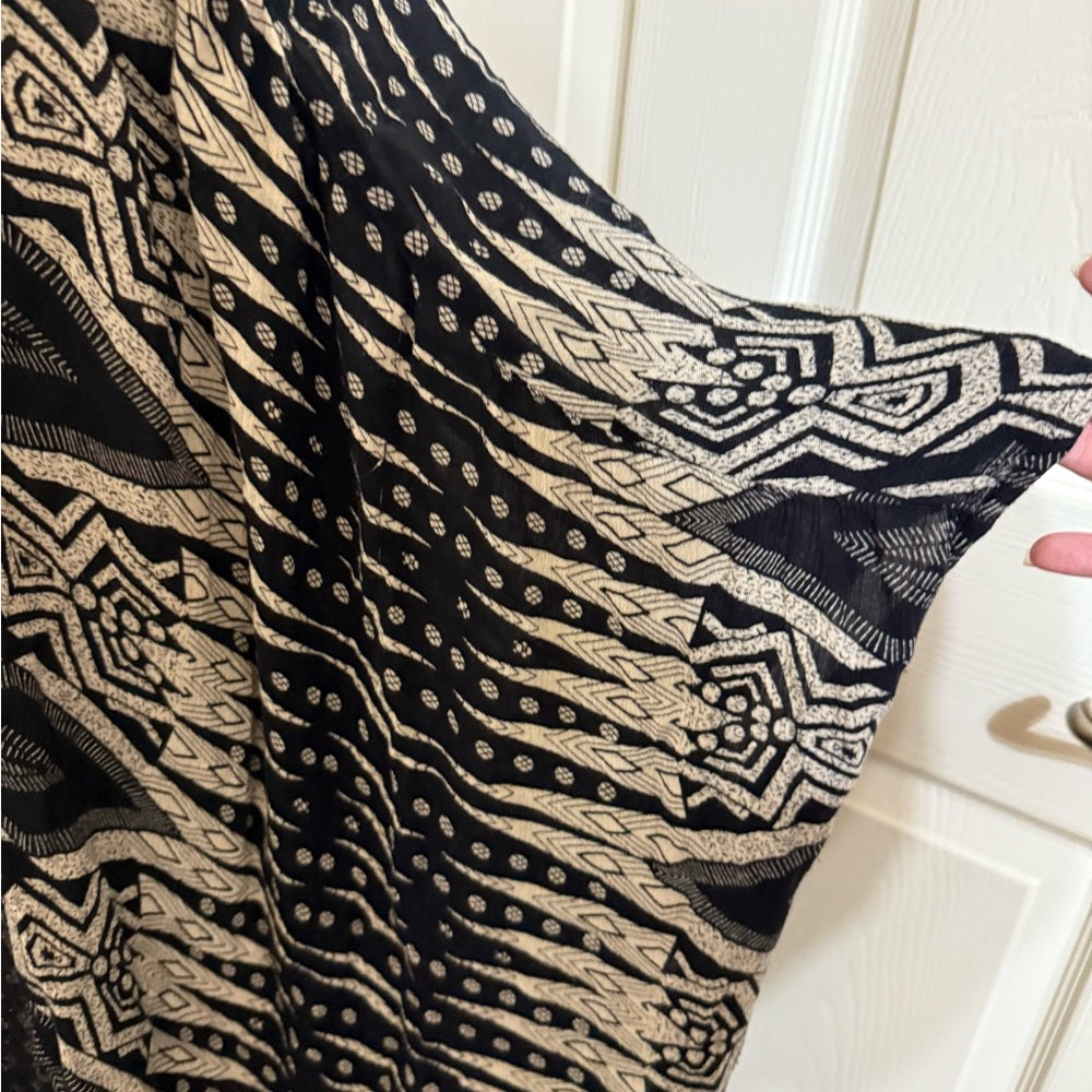 Atmosphere Black and Cream Lace Kimono