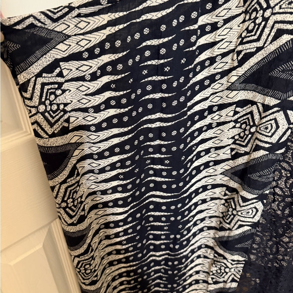 Atmosphere Black and Cream Lace Kimono