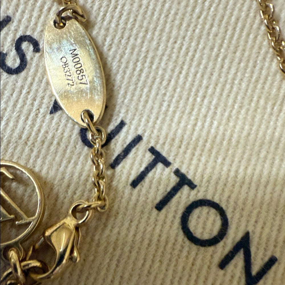 Louis Vuitton V Essential Pendant Necklace