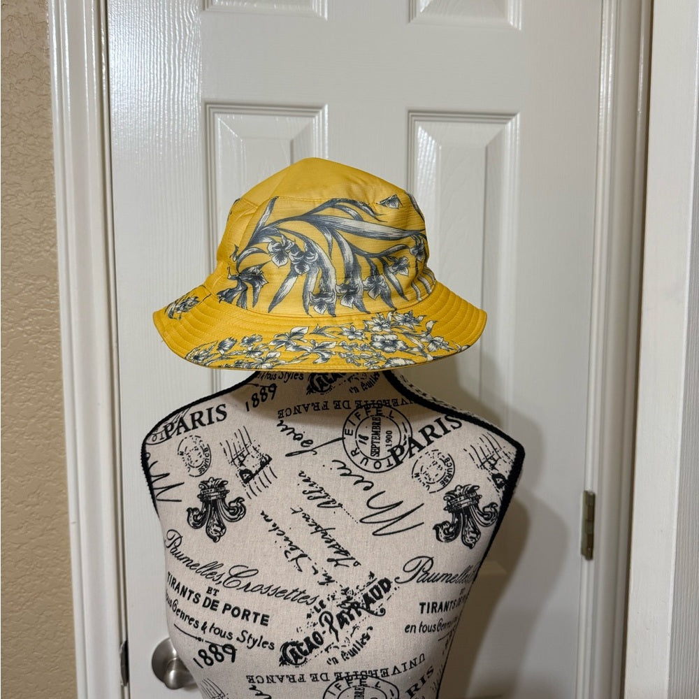 NWOT Hermes Yellow and White Floral Bucket Hat Size 56