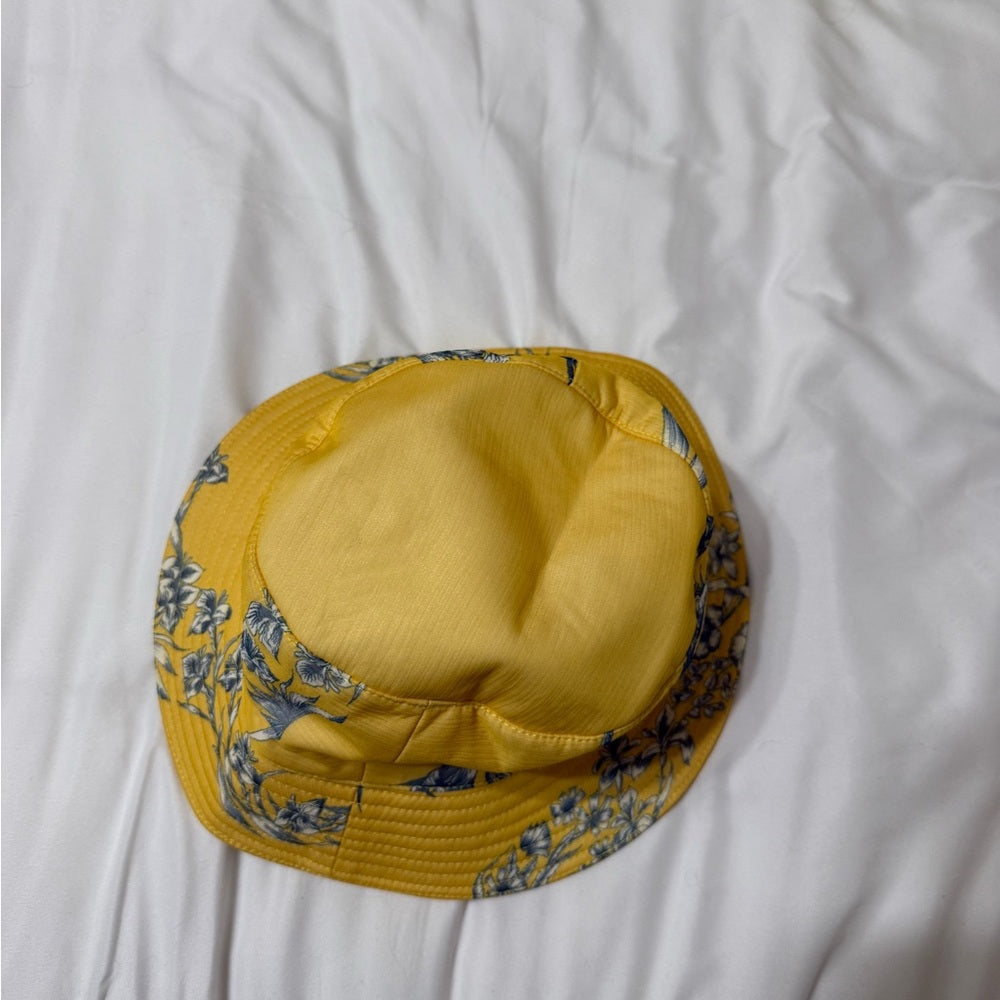 NWOT Hermes Yellow and White Floral Bucket Hat Size 56