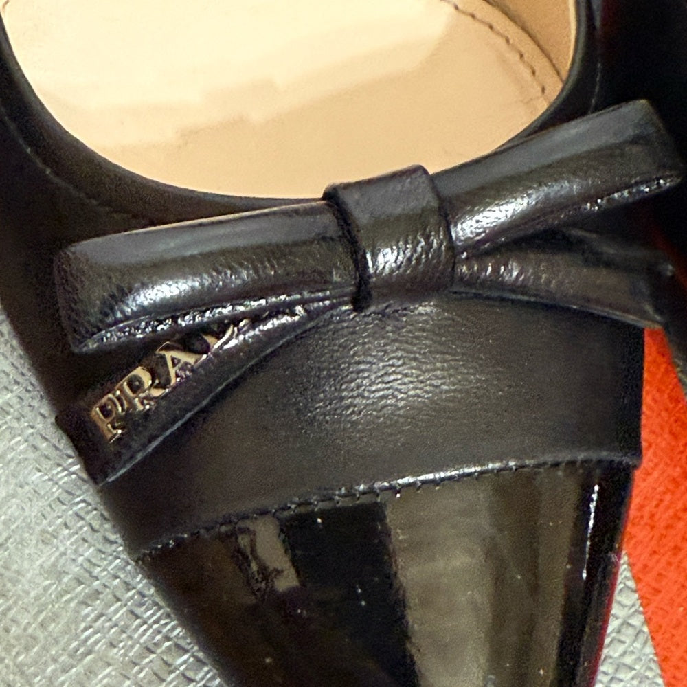 New Prada Women's Black Leather Bow Heels
