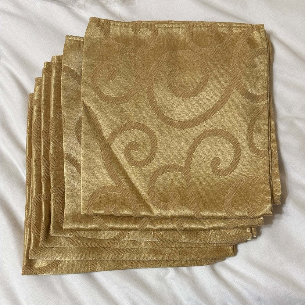 6 Elegant Gold Swirl Patterned Fabric Napkins
