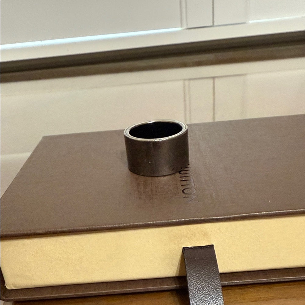 Louis Vuitton Berg Capetown Wood Gunmetal Ring Large