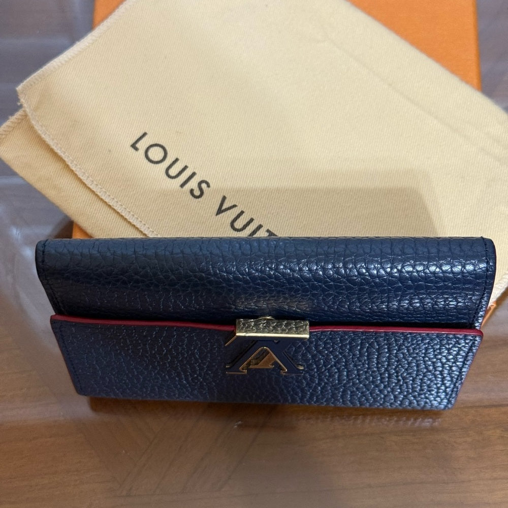 Louis Vuitton Portefeuille Capucines Marine Rouge Wallet