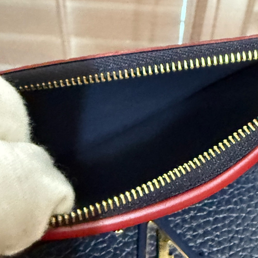 Louis Vuitton Portefeuille Capucines Marine Rouge Wallet