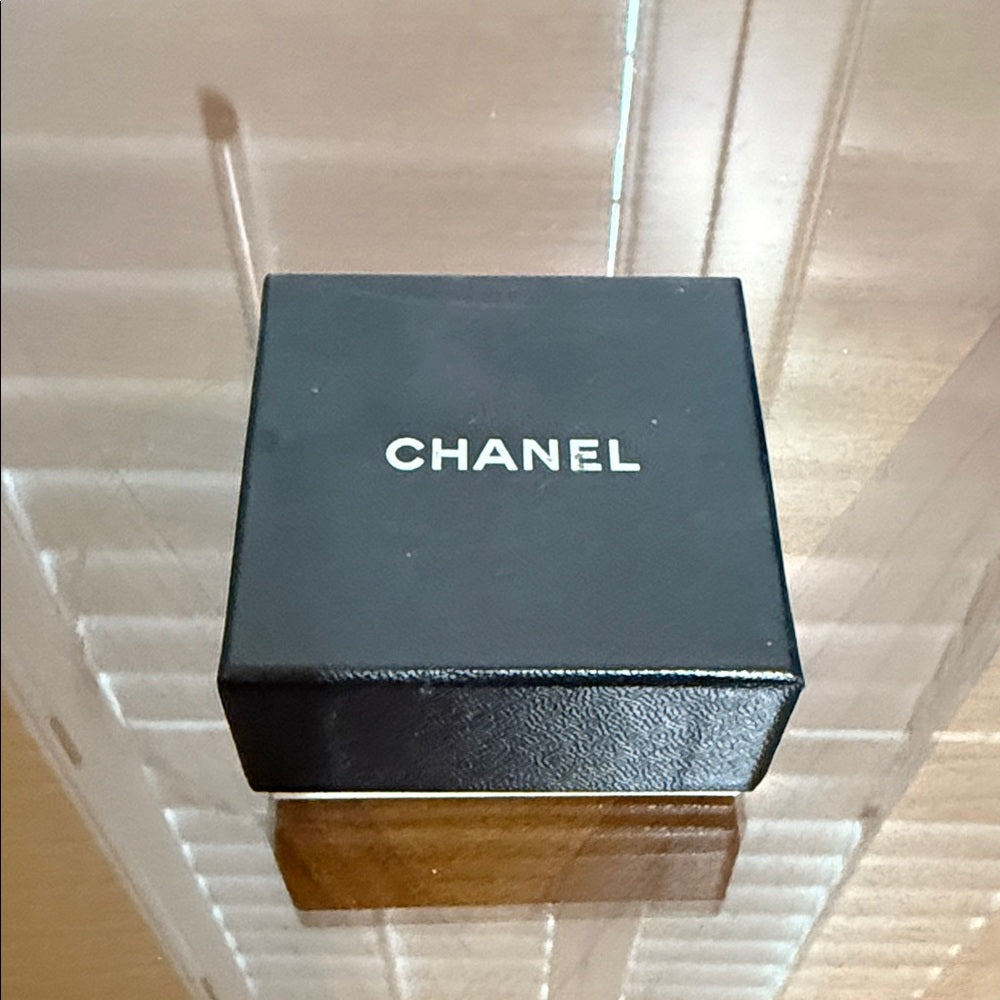 CHANEL Vibrant Rainbow Hair Clip