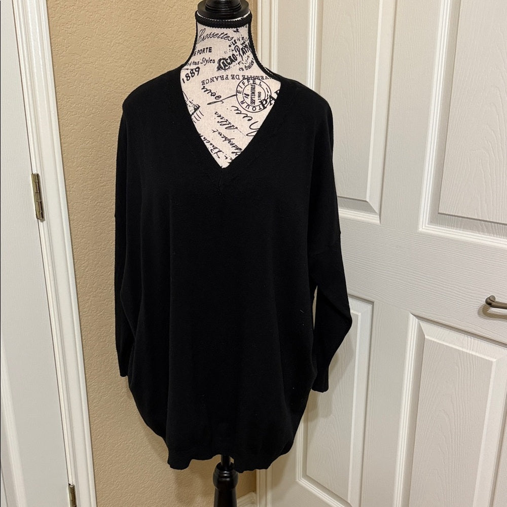 Lulu's Classic Black V-Neck Sweater