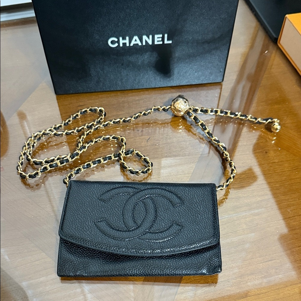 CHANEL Black Grained Calfskin Bifold Wallet on Chain