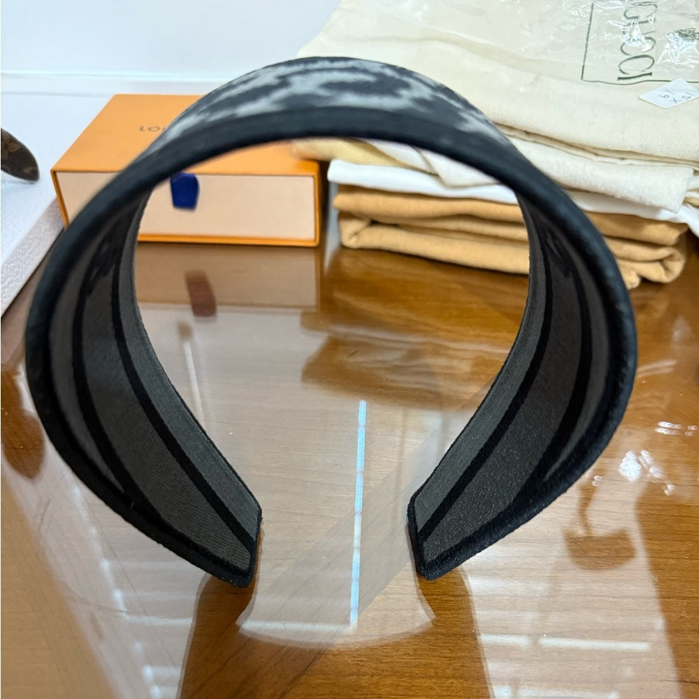 Dior Elegant Large Gray and Black Leopard Headband