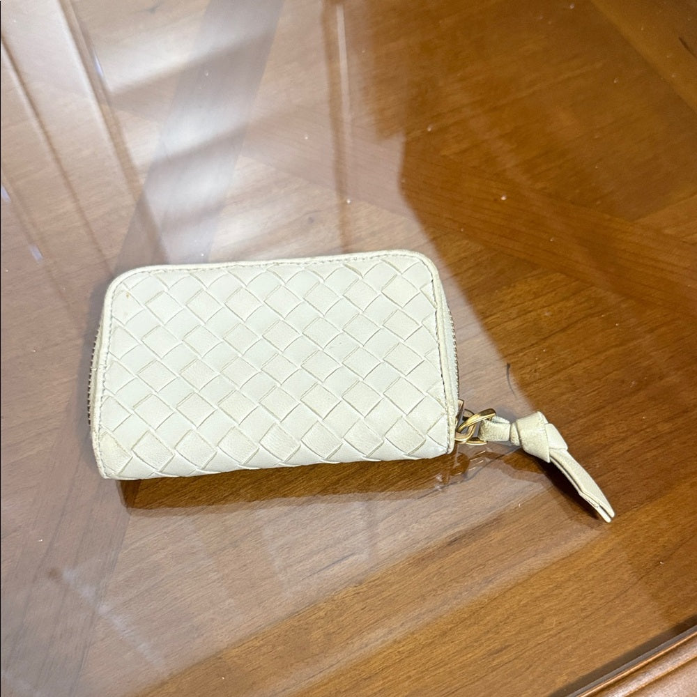 Bottega Veneta Intrecciato Cream Card Wallet