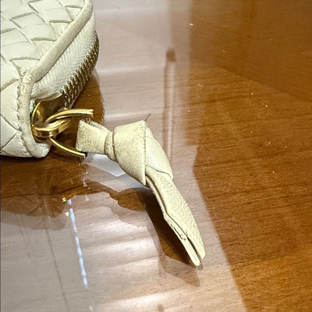 Bottega Veneta Intrecciato Cream Card Wallet