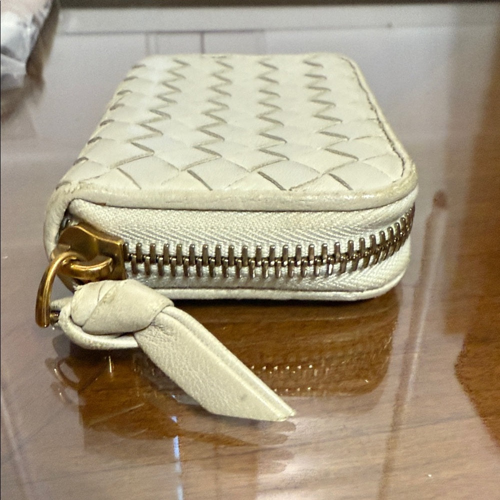 Bottega Veneta Intrecciato Cream Card Wallet